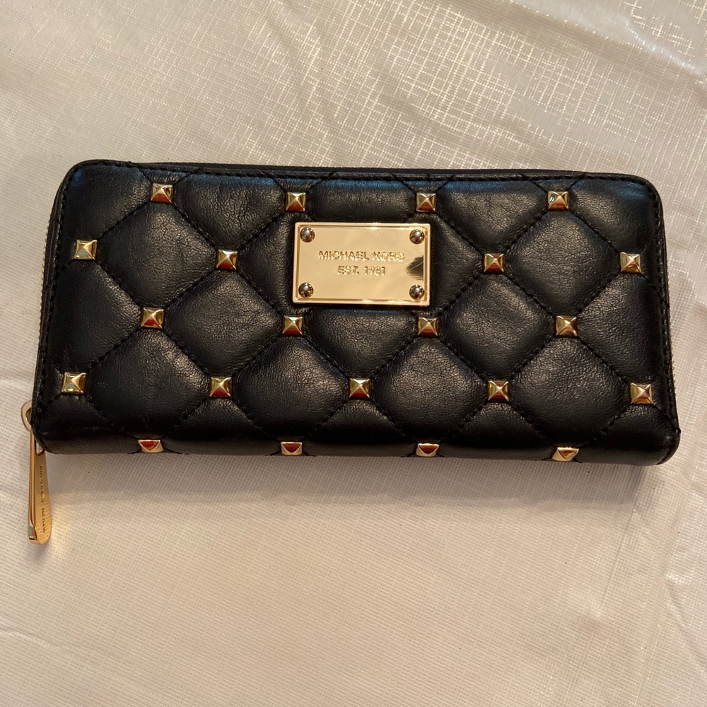 Michael Kors quilted wallet